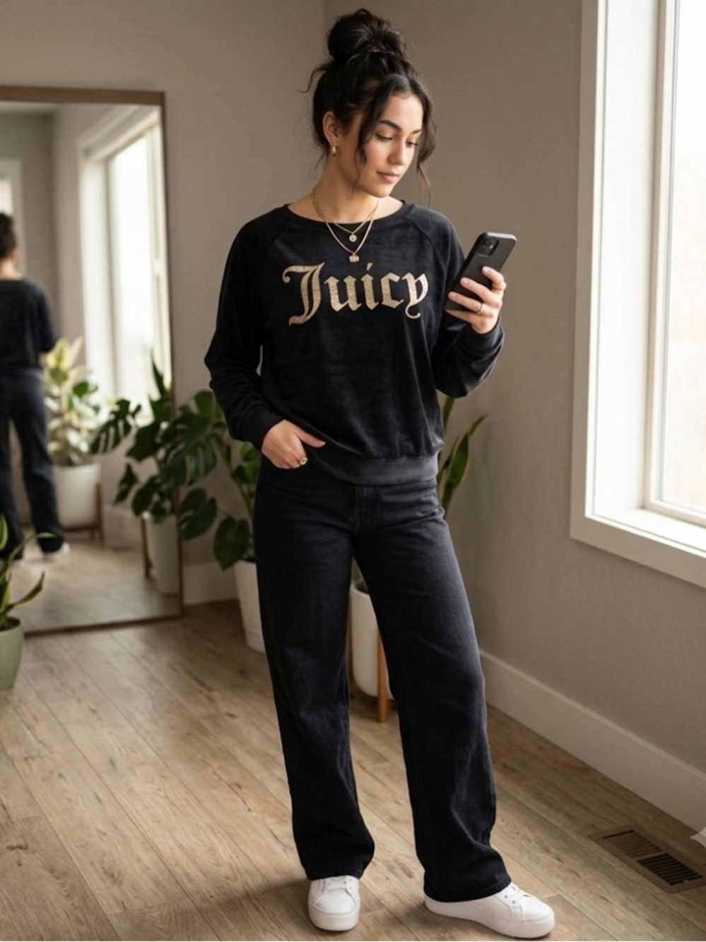 Juicy Couture Sleepwear Black Velour Top with Gold Logo Size Small.